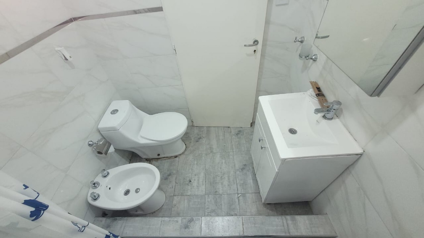 Amplia casa 4 ambientes en VENTA Bernal Oeste
