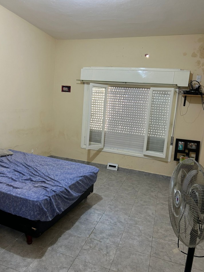 Amplia casa 4 ambientes en VENTA Bernal Oeste