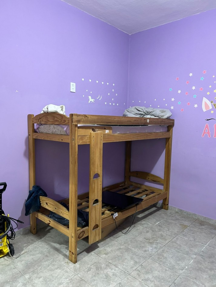 Amplia casa 4 ambientes en VENTA Bernal Oeste