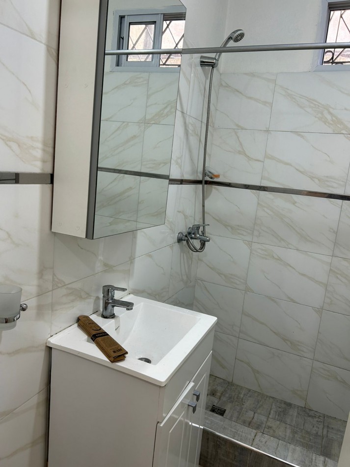 Amplia casa 4 ambientes en VENTA Bernal Oeste