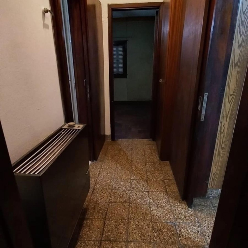 OPORTUNIDAD SE VENDE CASA CON DEPARTAMENTO FLORENCIO VARELA CENTRO