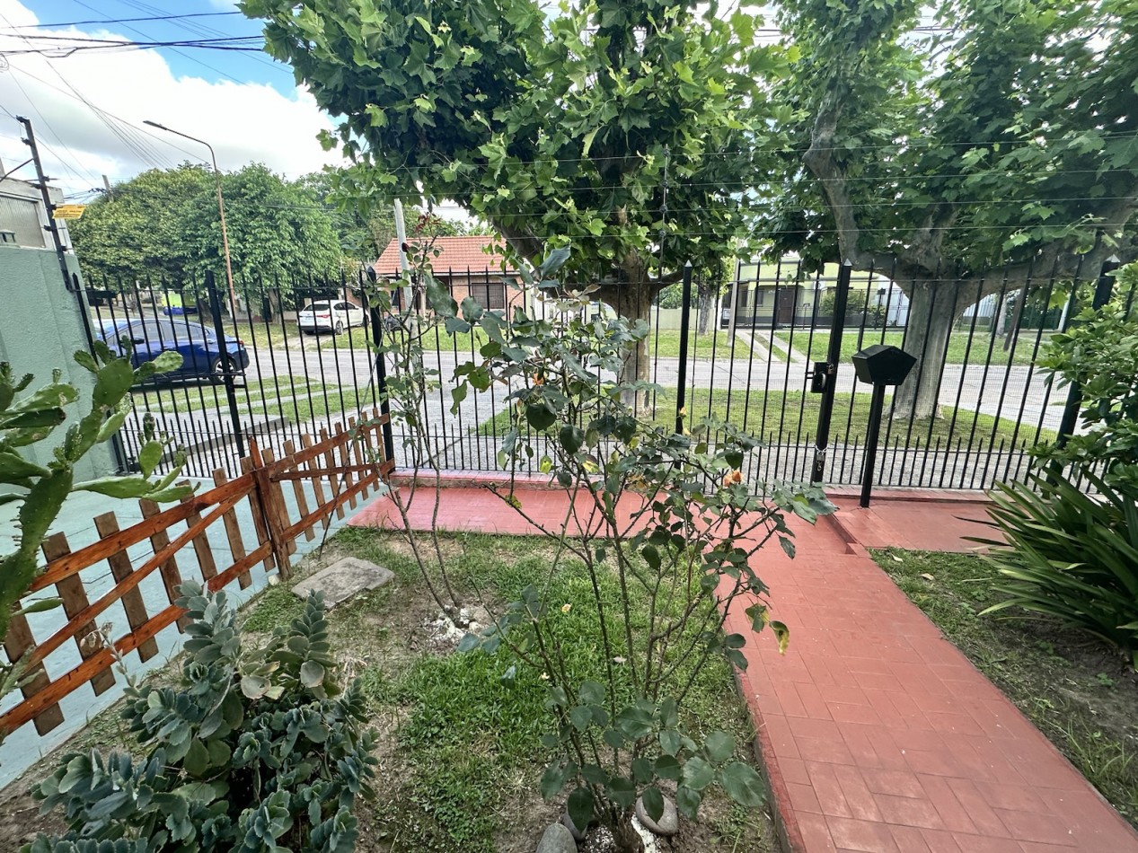 OPORTUNIDAD EXCELENTE CASA EN VENTA 4 AMBIENTES - QUILMES OESTE - APTA CREDITO HIPOTECARIO