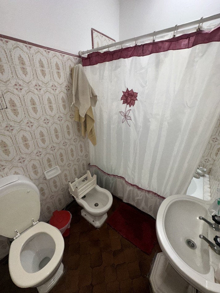 OPORTUNIDAD EXCELENTE CASA EN VENTA 4 AMBIENTES - QUILMES OESTE - APTA CREDITO HIPOTECARIO