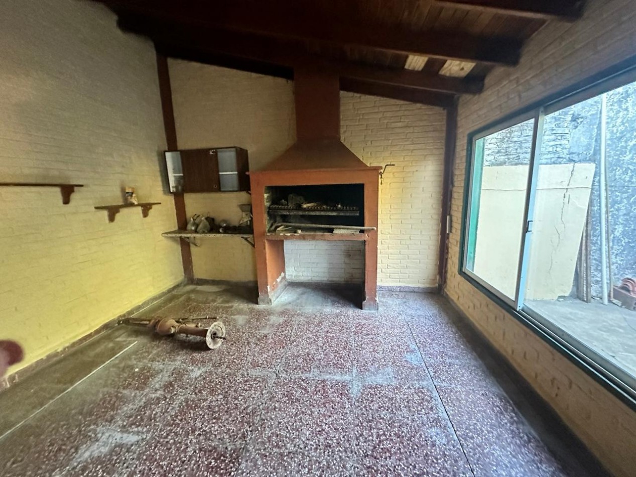 SE VENDE CASA DE 4 AMBIENTES APTA CREDITO HIPOTECARIO - FLORENCIO VARELA - BOSQUES