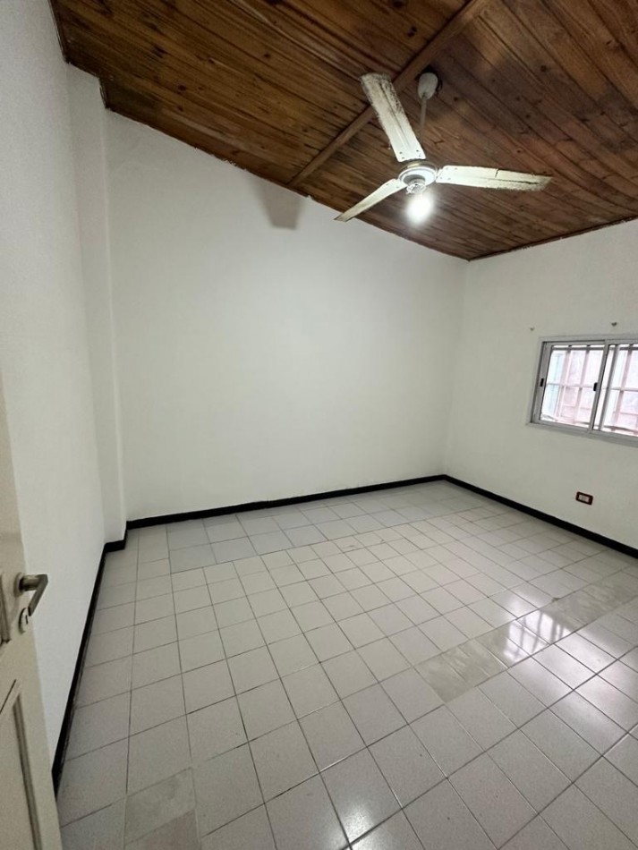SE ALQUILA CASA 3 AMBIENTES - QUILMES OESTE