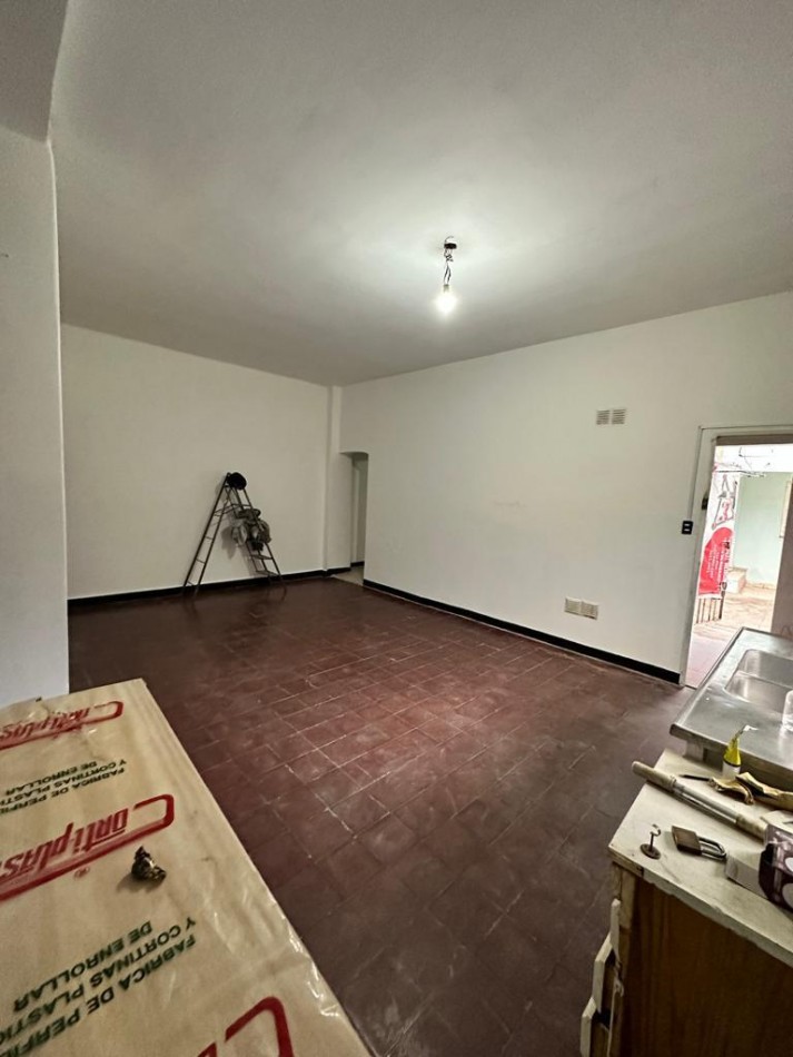 SE ALQUILA CASA 3 AMBIENTES - QUILMES OESTE
