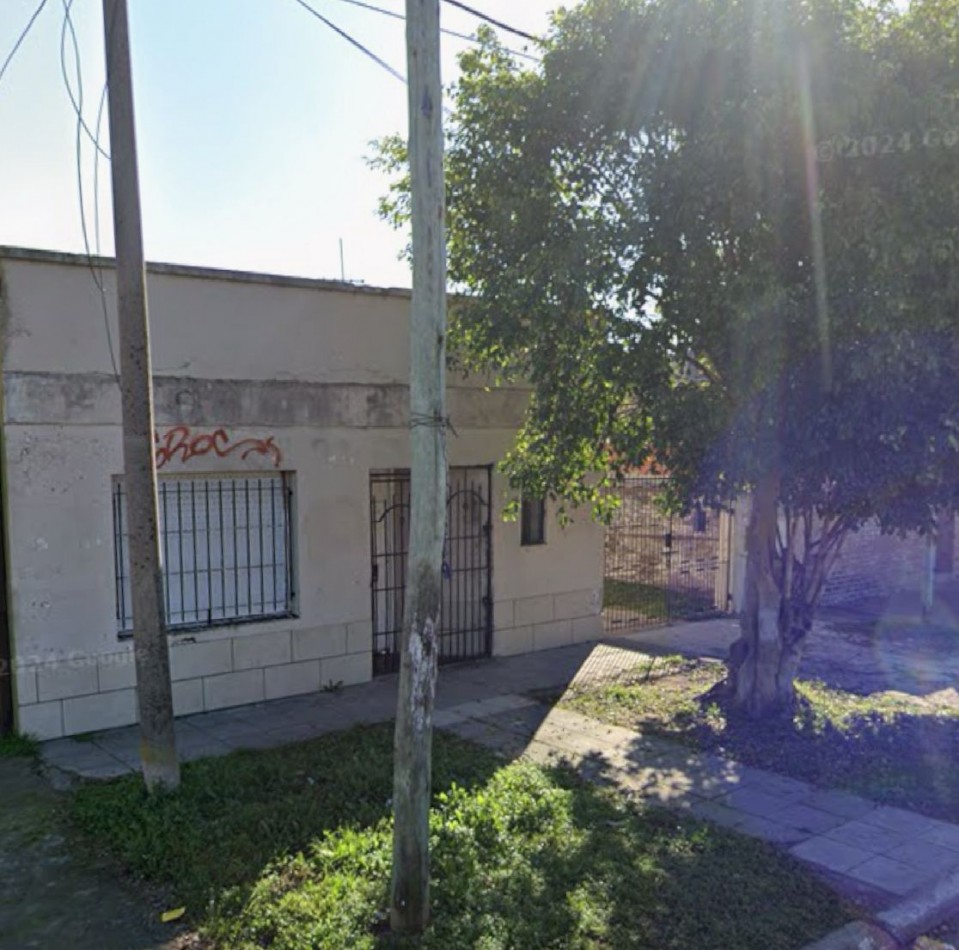 SE ALQUILA CASA 3 AMBIENTES - QUILMES OESTE