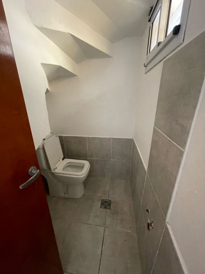 SE ALQUILA DEPARTAMENTO 2 AMBIENTES - QUILMES OESTE