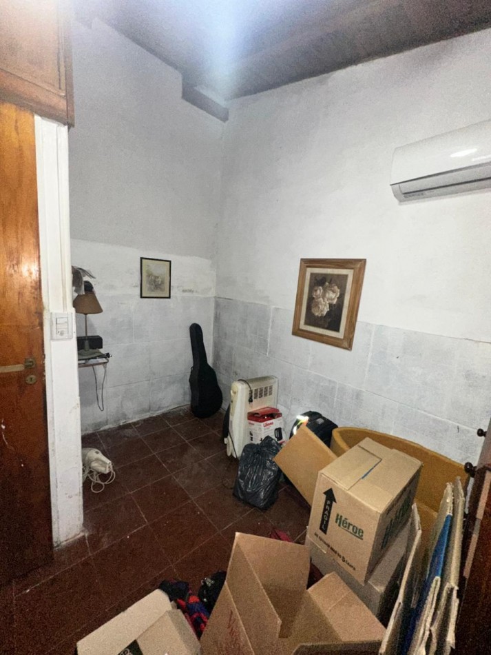 OPORTUNIDAD CASA CON DEPARTAMENTO EN VENTA SOBRE ESQUINA - APTA CREDITO HIPOTECARIO