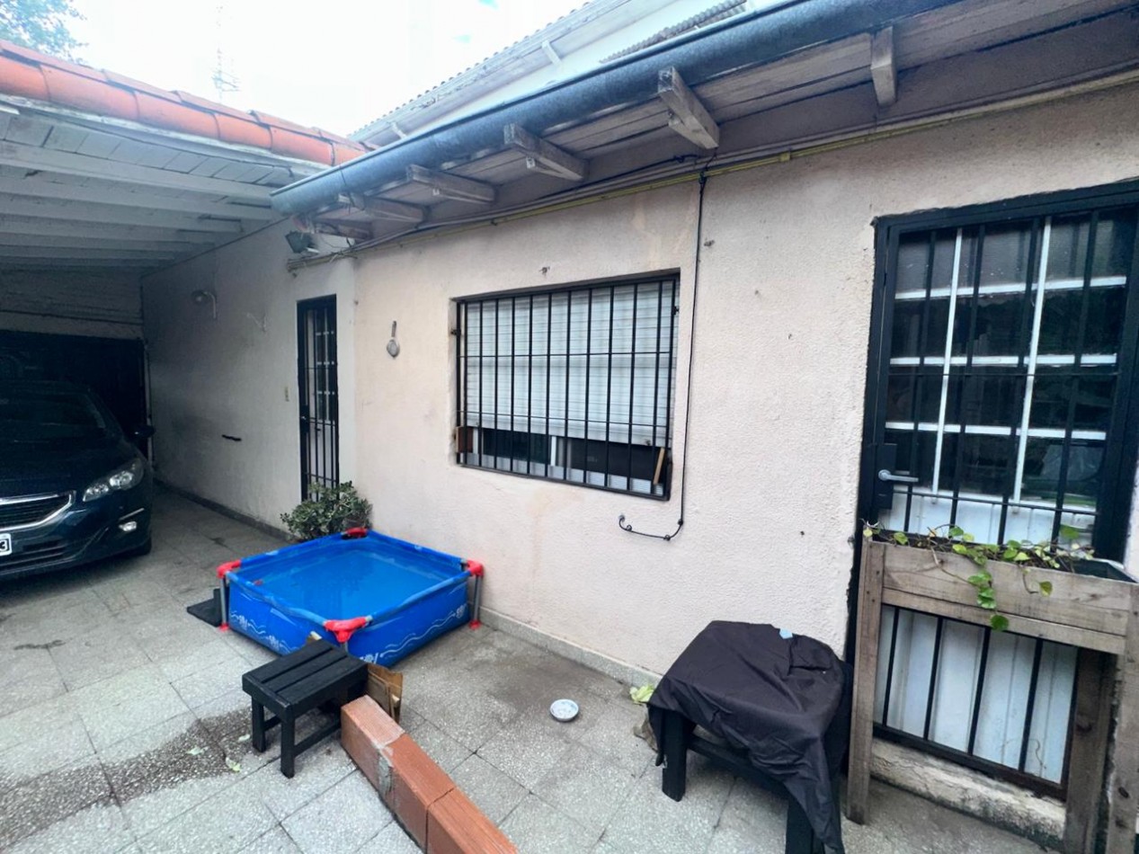OPORTUNIDAD CASA CON DEPARTAMENTO EN VENTA SOBRE ESQUINA - APTA CREDITO HIPOTECARIO