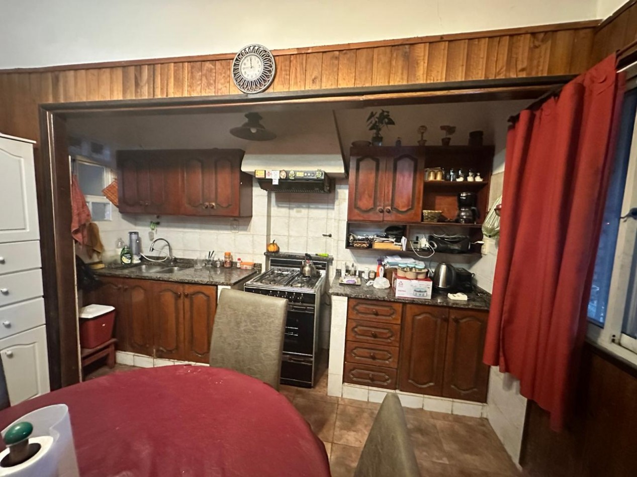 OPORTUNIDAD CASA CON DEPARTAMENTO EN VENTA SOBRE ESQUINA - APTA CREDITO HIPOTECARIO