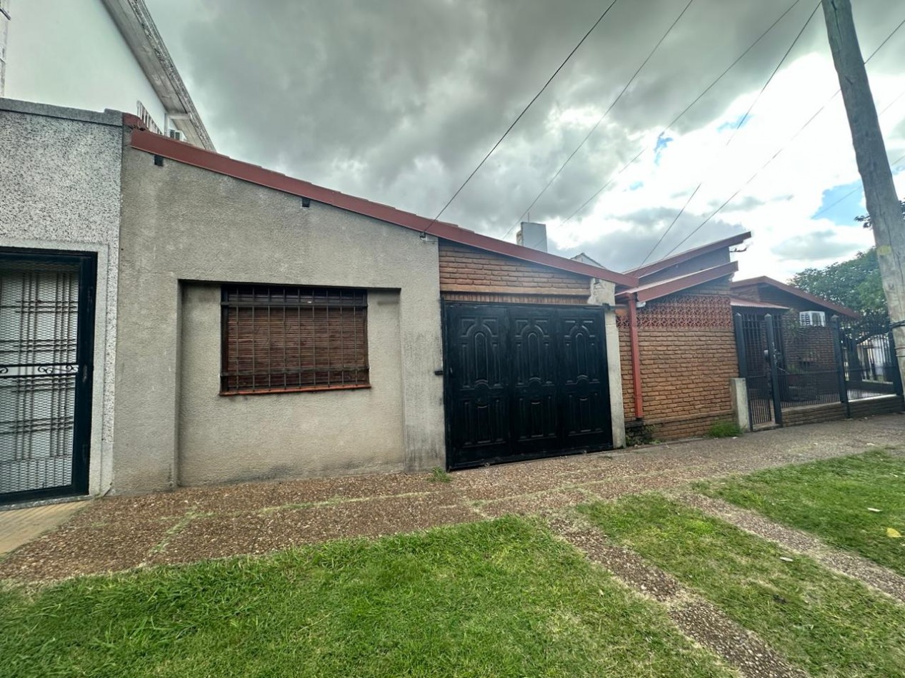 OPORTUNIDAD CASA CON DEPARTAMENTO EN VENTA SOBRE ESQUINA - APTA CREDITO HIPOTECARIO