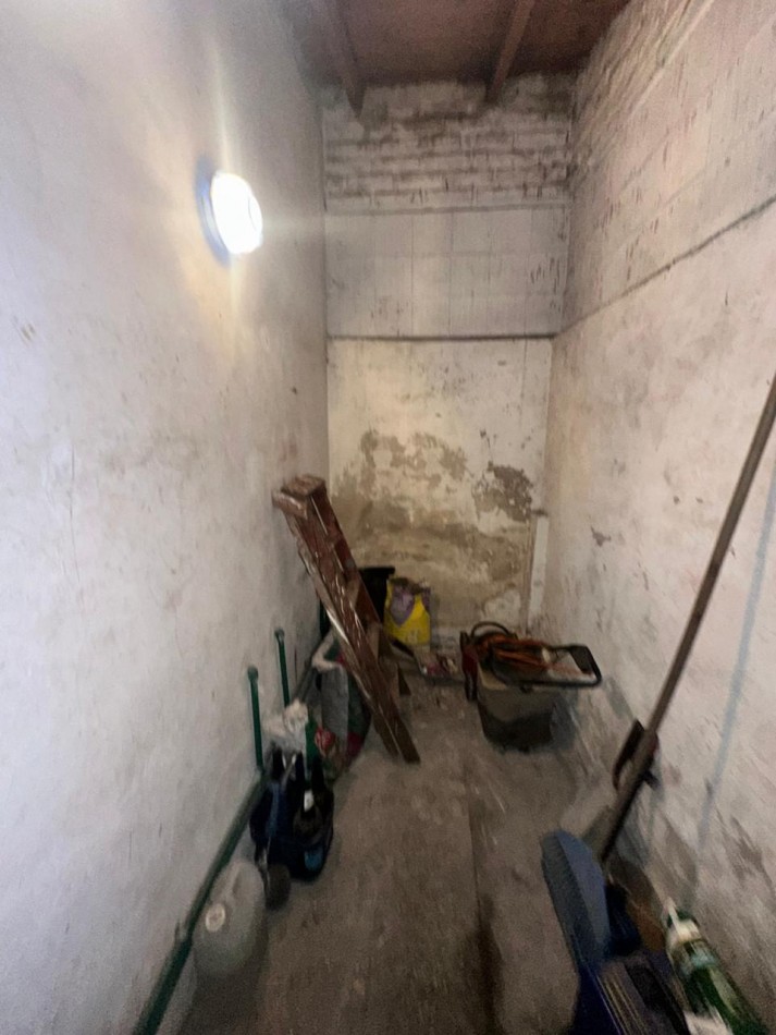 OPORTUNIDAD CASA CON DEPARTAMENTO EN VENTA SOBRE ESQUINA - APTA CREDITO HIPOTECARIO