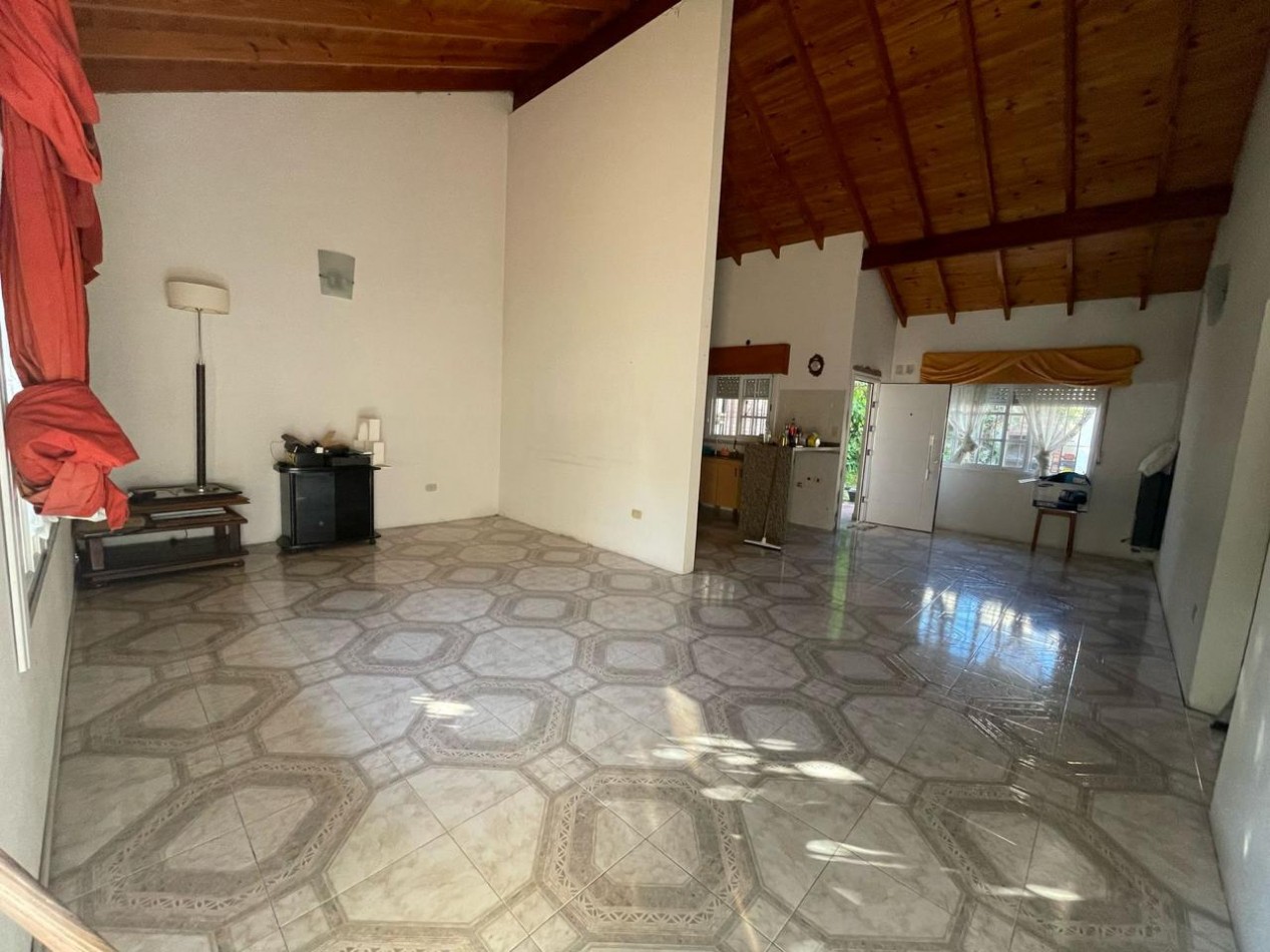 OPORTUNIDAD CASA 3 AMBIENTES EN VENTA - APTA CREDITO HIPOTECARIO - FLORENCIO VARELA