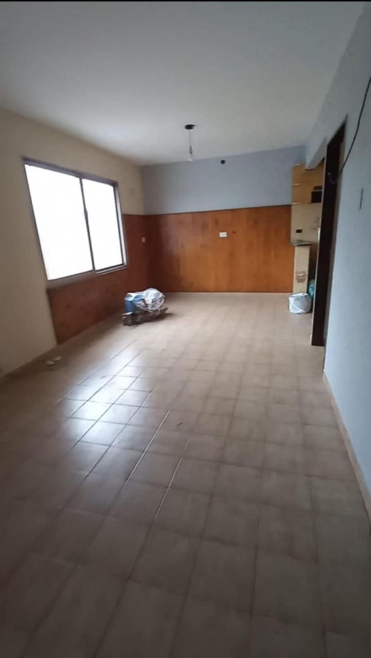 SE ALQUILA DEPARTAMENTO TIPO PH DE 3 AMBIENTES - QUILMES OESTE