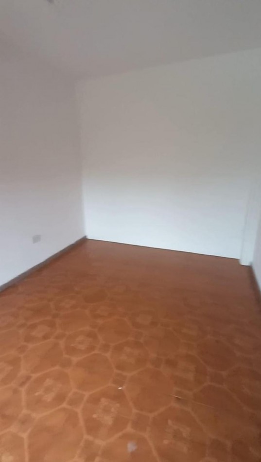 SE ALQUILA DEPARTAMENTO TIPO PH DE 3 AMBIENTES - QUILMES OESTE