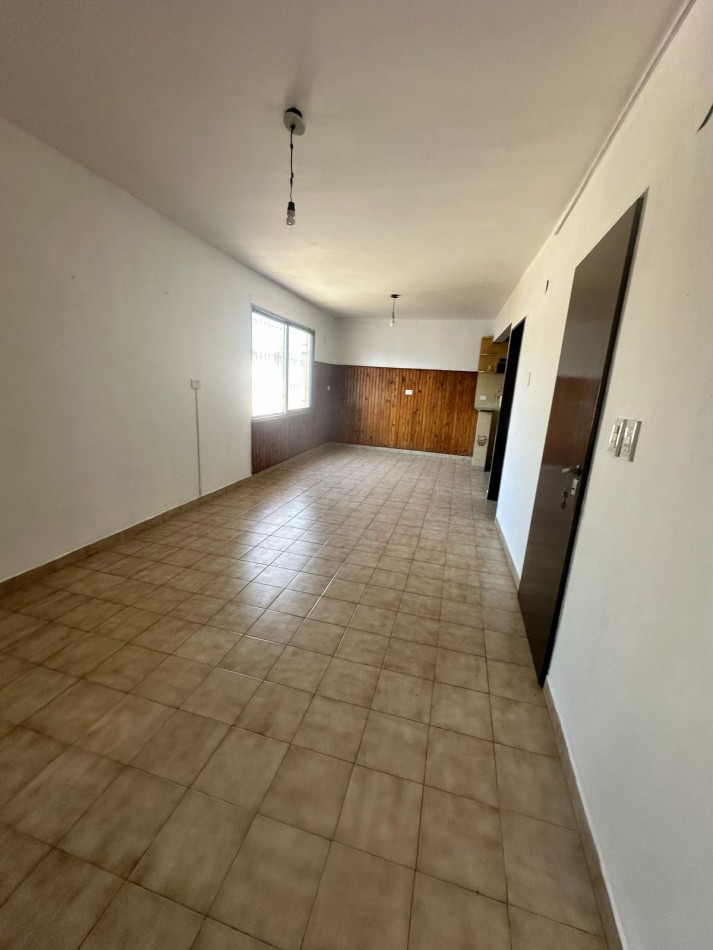 SE ALQUILA DEPARTAMENTO TIPO PH DE 3 AMBIENTES - QUILMES OESTE
