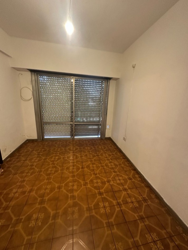 SE ALQUILA DEPARTAMENTO TIPO PH DE 3 AMBIENTES - QUILMES OESTE