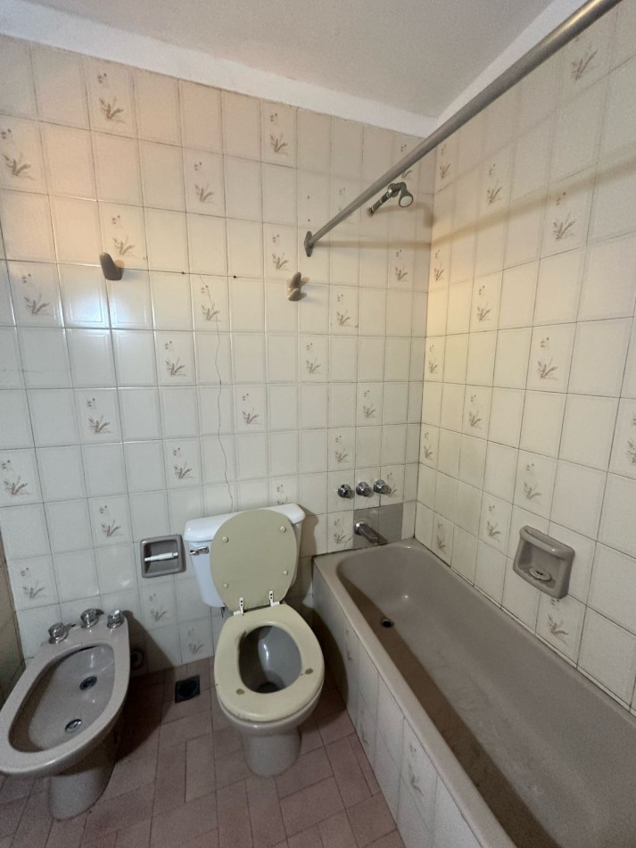 SE ALQUILA DEPARTAMENTO TIPO PH DE 3 AMBIENTES - QUILMES OESTE