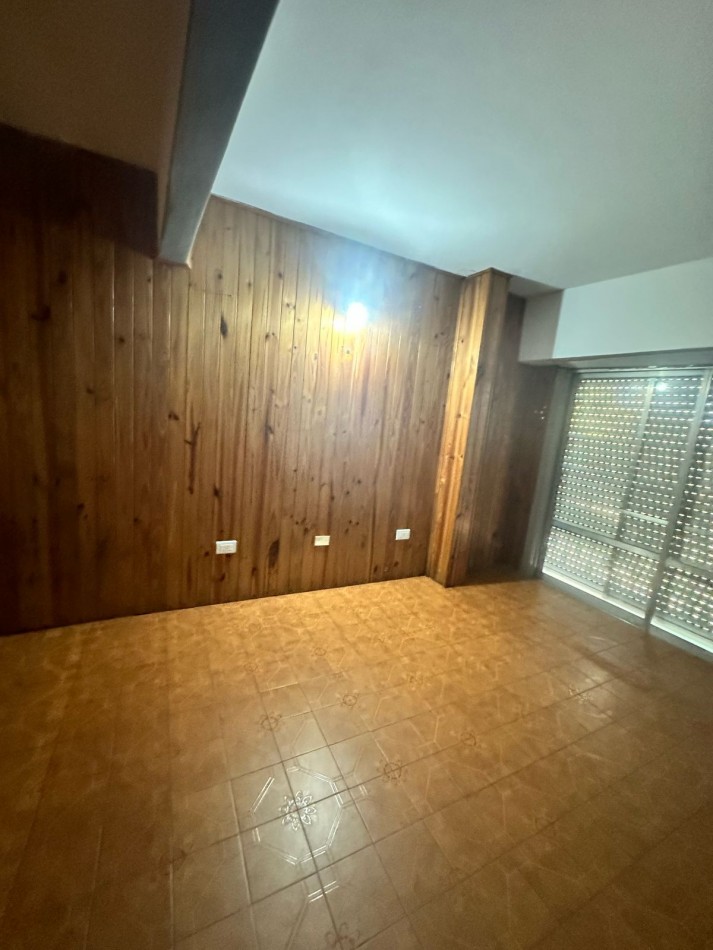 SE ALQUILA DEPARTAMENTO TIPO PH DE 3 AMBIENTES - QUILMES OESTE