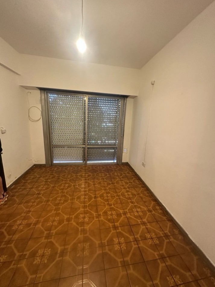 SE ALQUILA DEPARTAMENTO TIPO PH DE 3 AMBIENTES - QUILMES OESTE