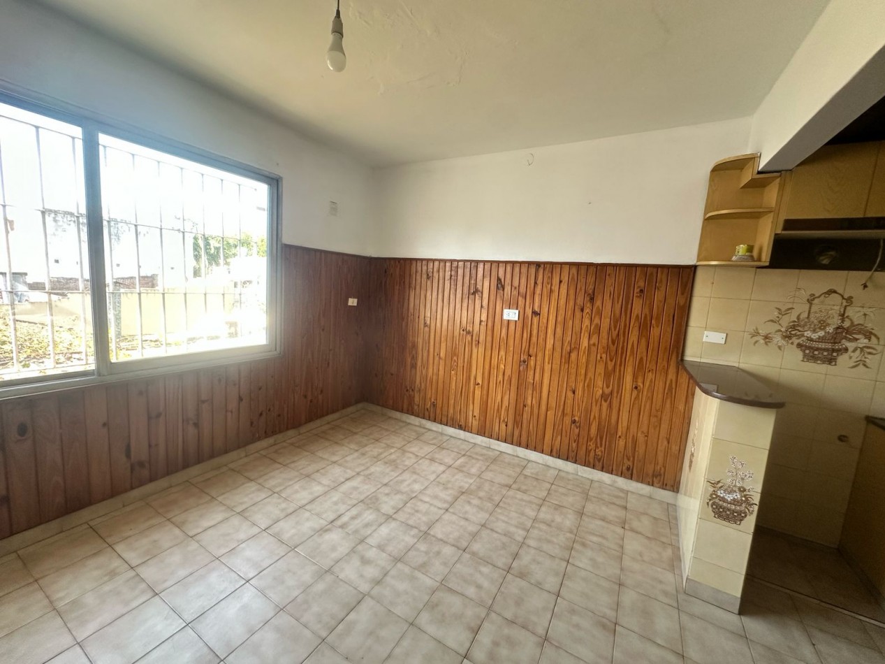 SE ALQUILA DEPARTAMENTO TIPO PH DE 3 AMBIENTES - QUILMES OESTE