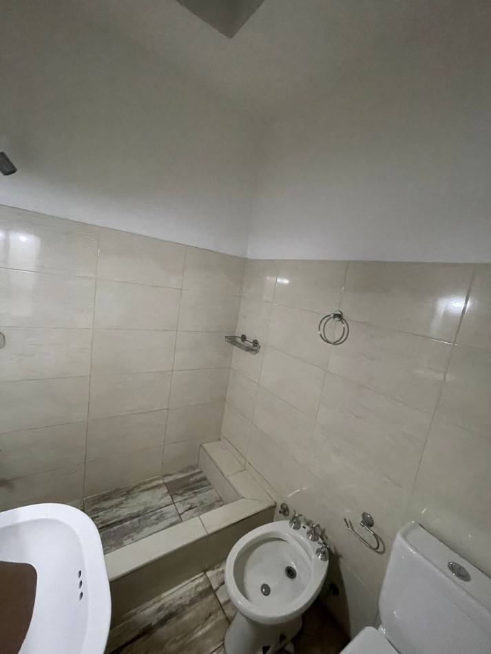 EXCELENTE CASA EN ALQUILER DE 3 AMBIENTES