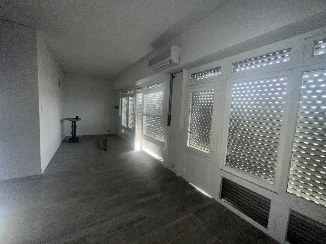 SE ALQUILA AMPLIO DEPARTAMENTO DE 3 AMBIENTES - VILLA DOMINICO