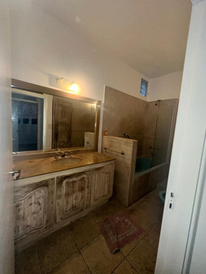 SE ALQUILA AMPLIO DEPARTAMENTO DE 3 AMBIENTES - VILLA DOMINICO