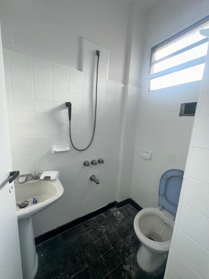 SE ALQUILA AMPLIO DEPARTAMENTO DE 3 AMBIENTES - VILLA DOMINICO