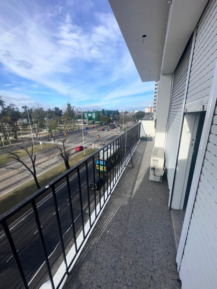 SE ALQUILA AMPLIO DEPARTAMENTO DE 3 AMBIENTES - VILLA DOMINICO