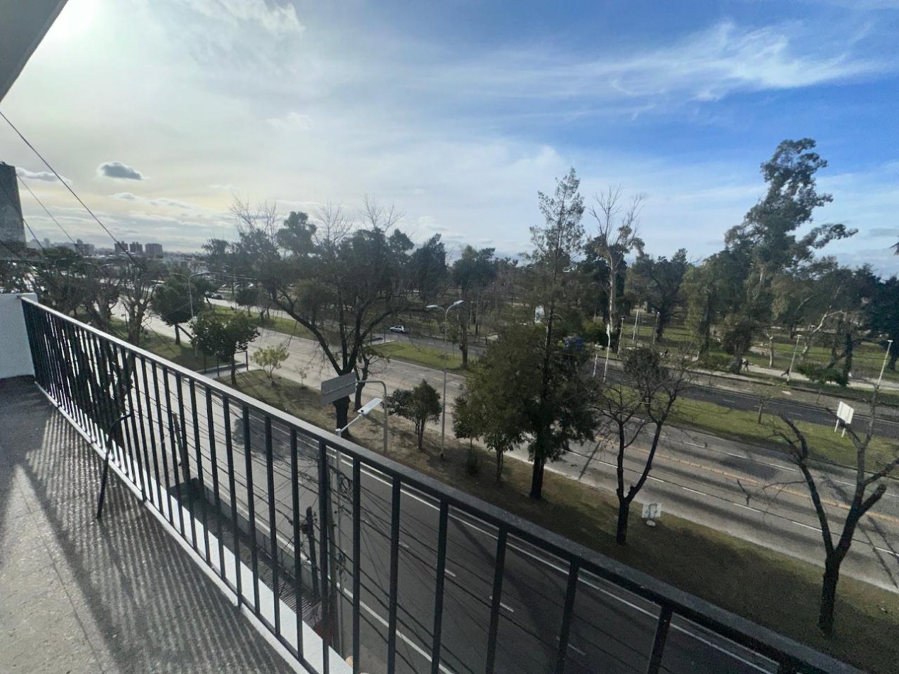 SE ALQUILA AMPLIO DEPARTAMENTO DE 3 AMBIENTES - VILLA DOMINICO