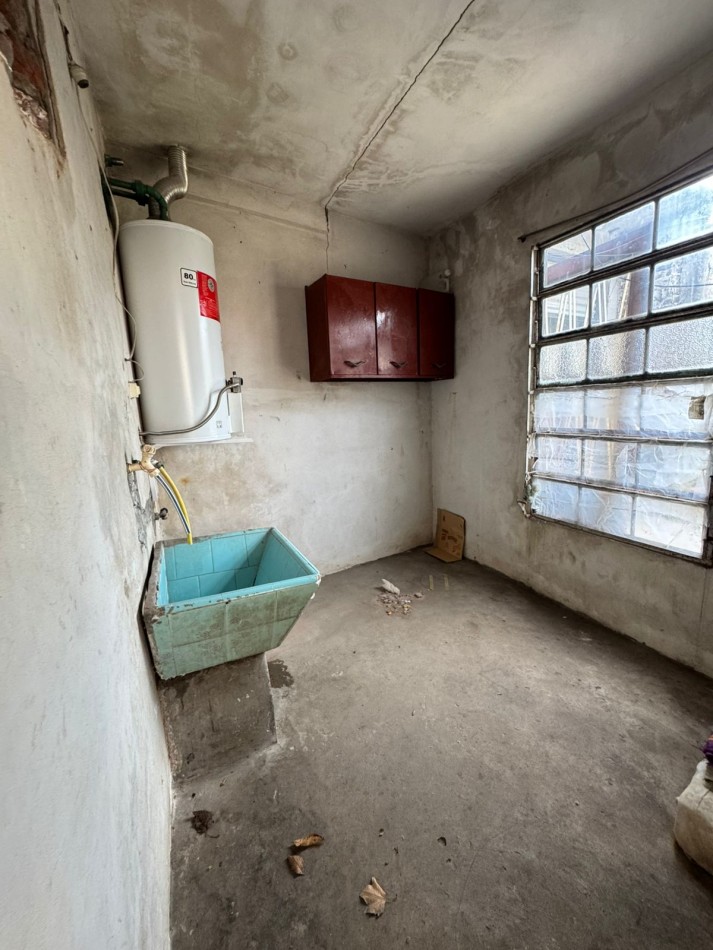 SE VENDE CASA A REFACCIONAR 3 AMBIENTES - QUILMES