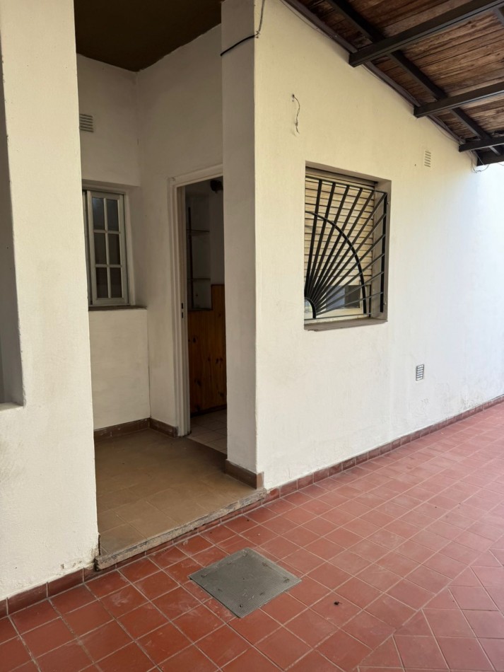 SE ALQUILA PH AL FRENTE DE 2 AMBIENTES - QUILMES OESTE