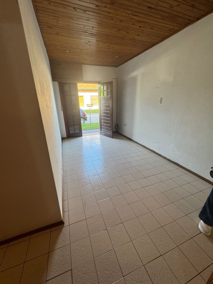 SE ALQUILA PH AL FRENTE DE 2 AMBIENTES - QUILMES OESTE