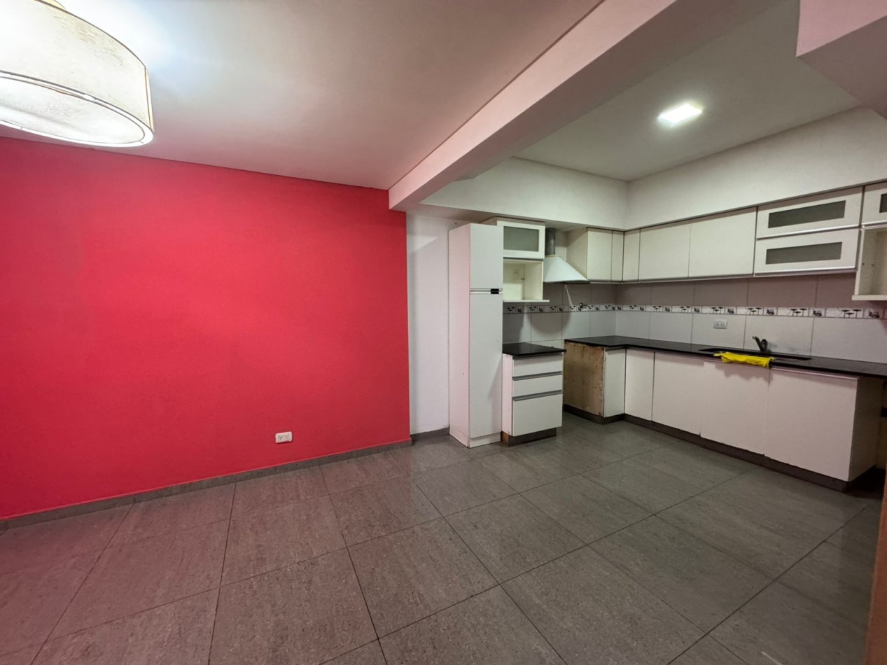 SE ALQUILA CASA DE 3 AMBIENTES - QUILMES OESTE