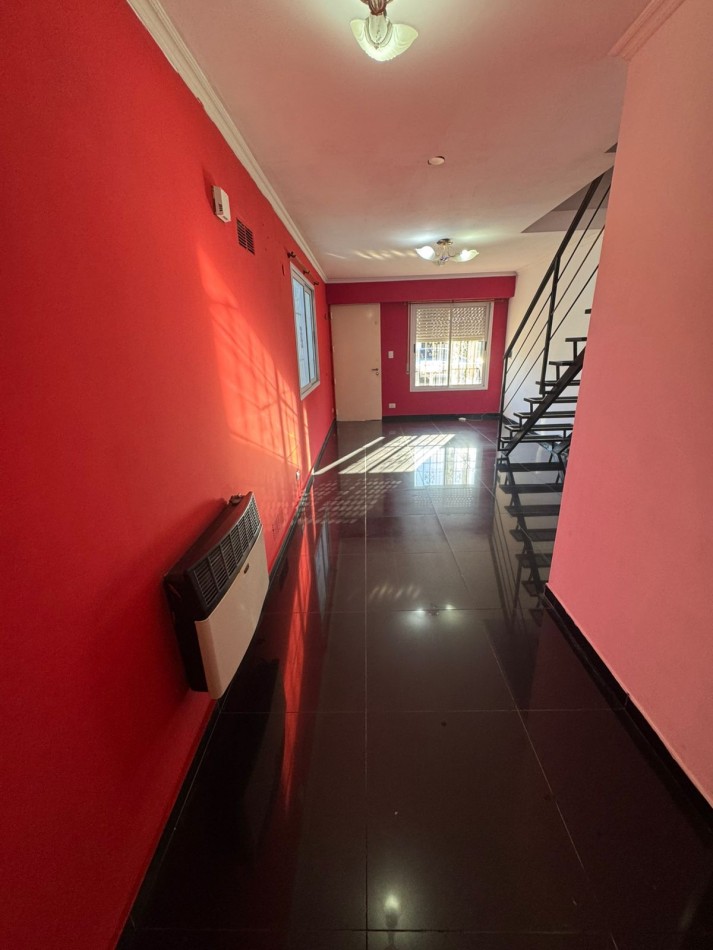 SE ALQUILA CASA DE 3 AMBIENTES - QUILMES OESTE