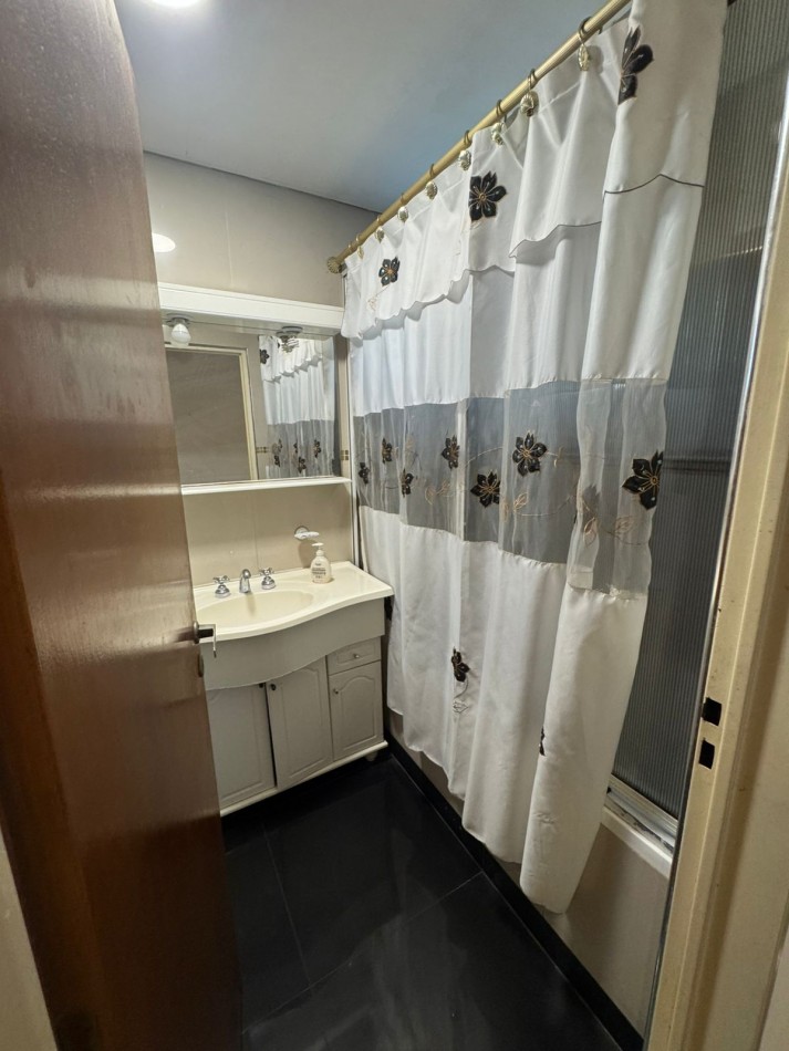 SE ALQUILA CASA DE 3 AMBIENTES - QUILMES OESTE