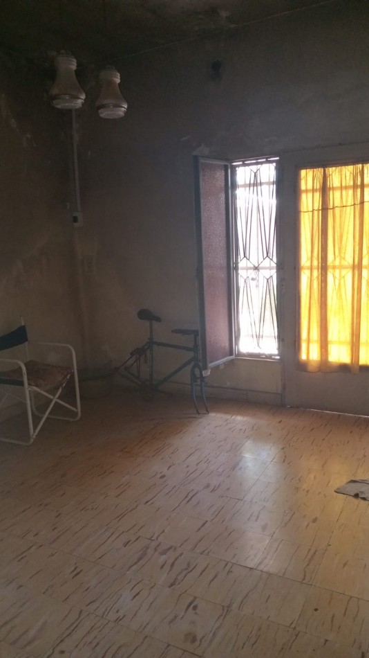 SE VENDE CASA DE 3 AMBIENTES - FLORENCIO VARELA