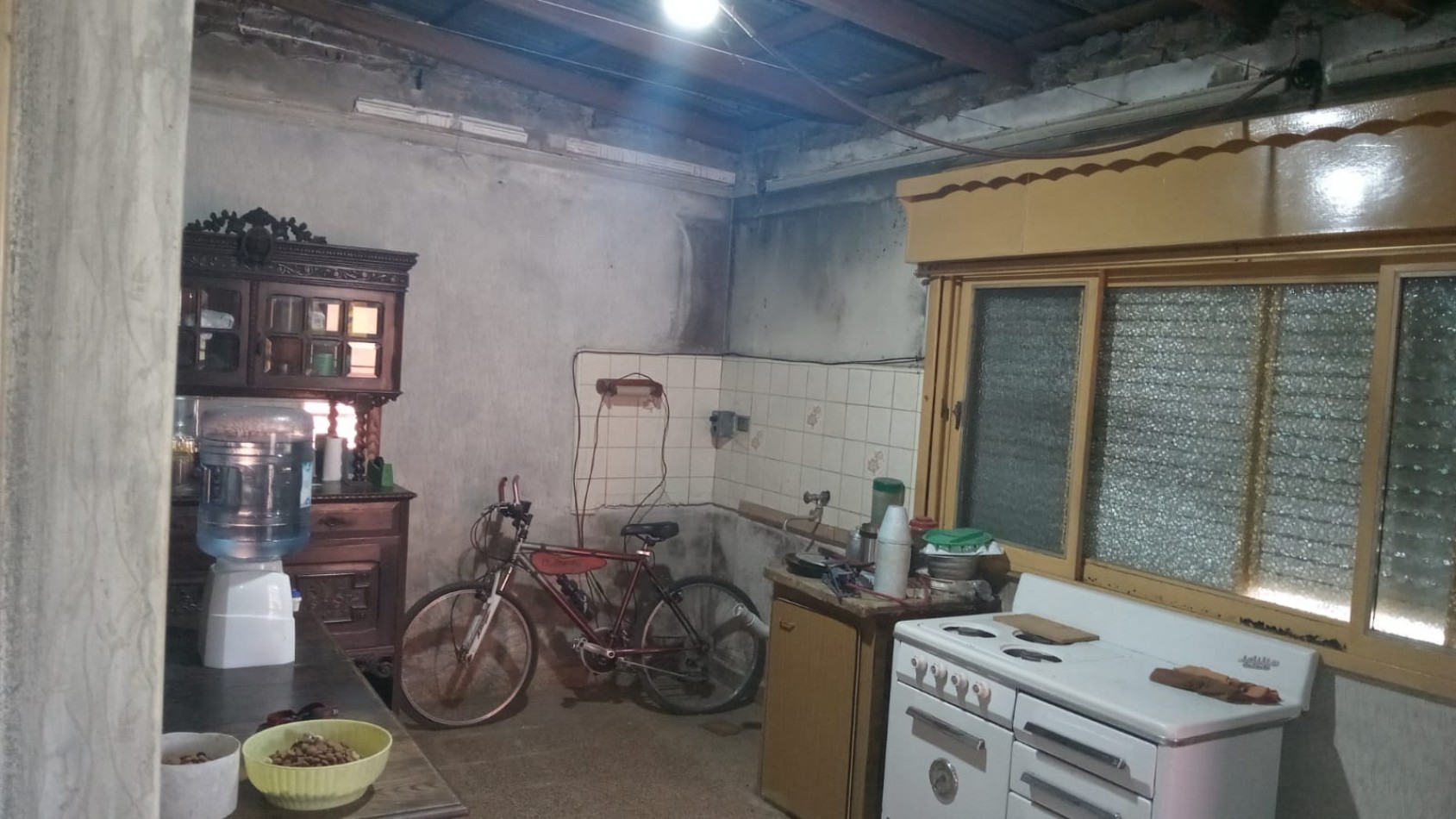 SE VENDE CASA DE 3 AMBIENTES - FLORENCIO VARELA