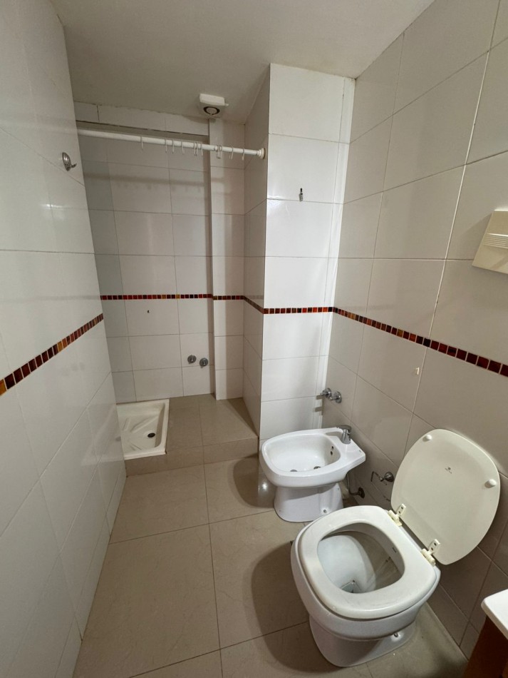 DEPARTAMENTO 2 AMBIENTES EN ALQUILER - CON COCHERA