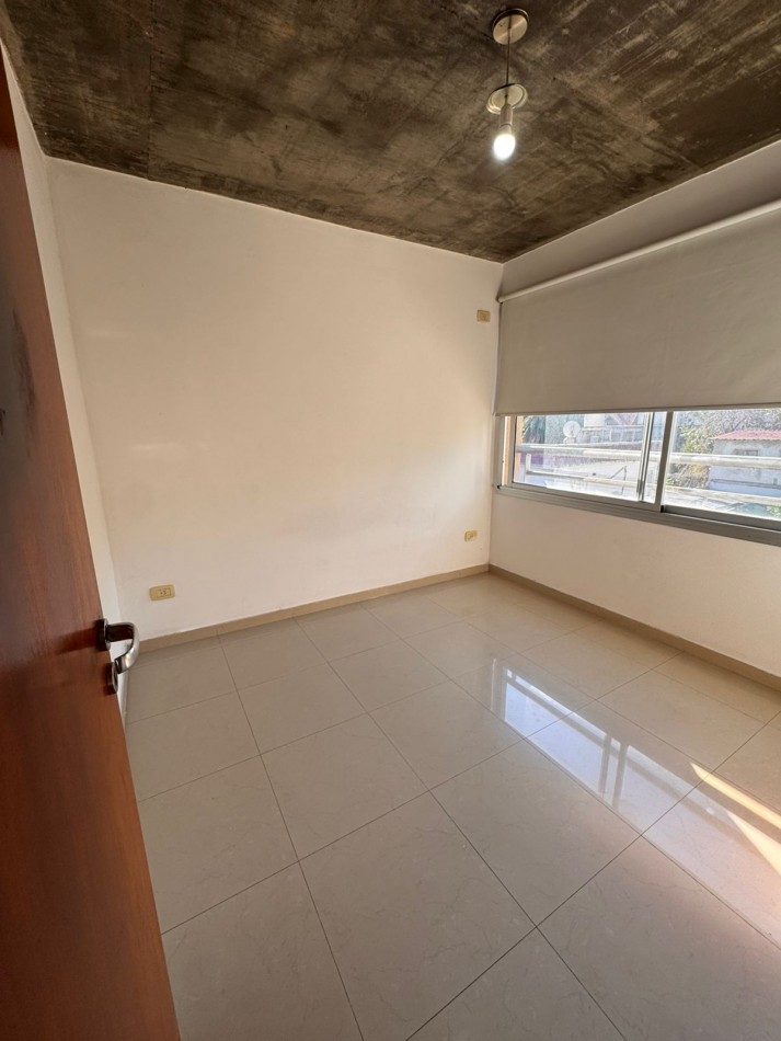 DEPARTAMENTO 2 AMBIENTES EN ALQUILER - CON COCHERA