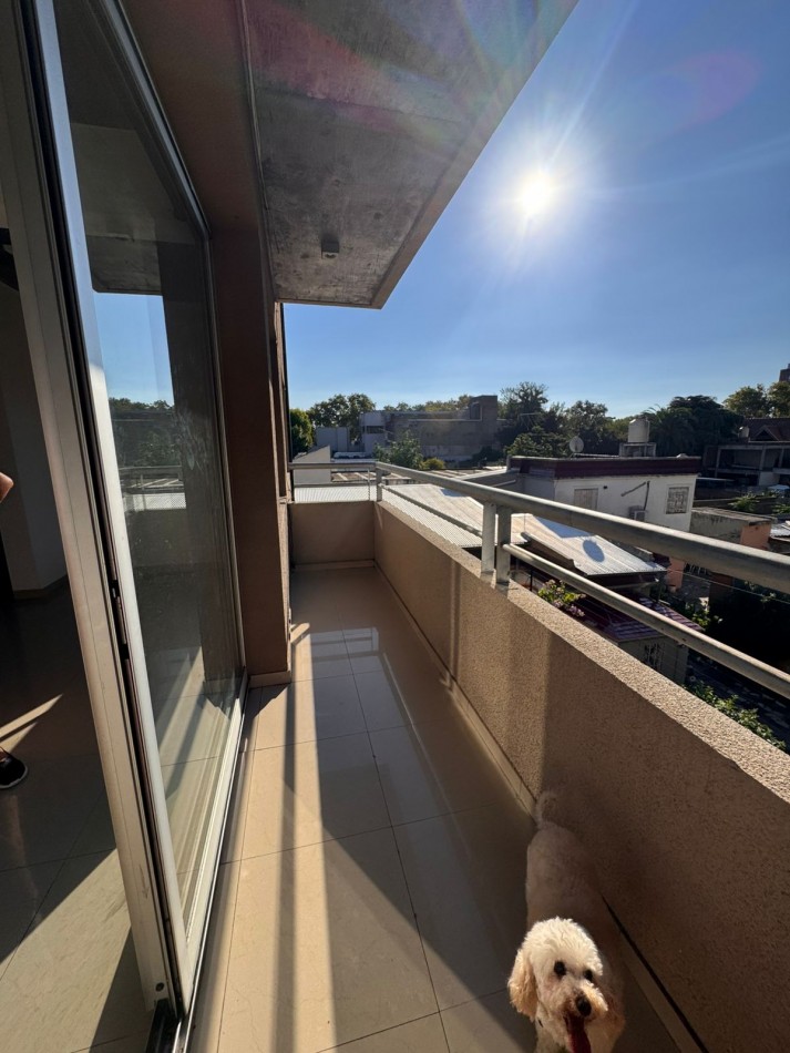 DEPARTAMENTO 2 AMBIENTES EN ALQUILER - CON COCHERA