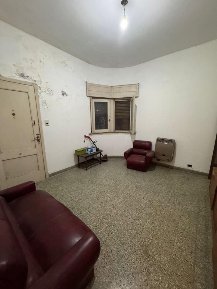 CASA EN VENTA IDEAL INVERSIONISTA - SOBRE ZONA COMERCIAL