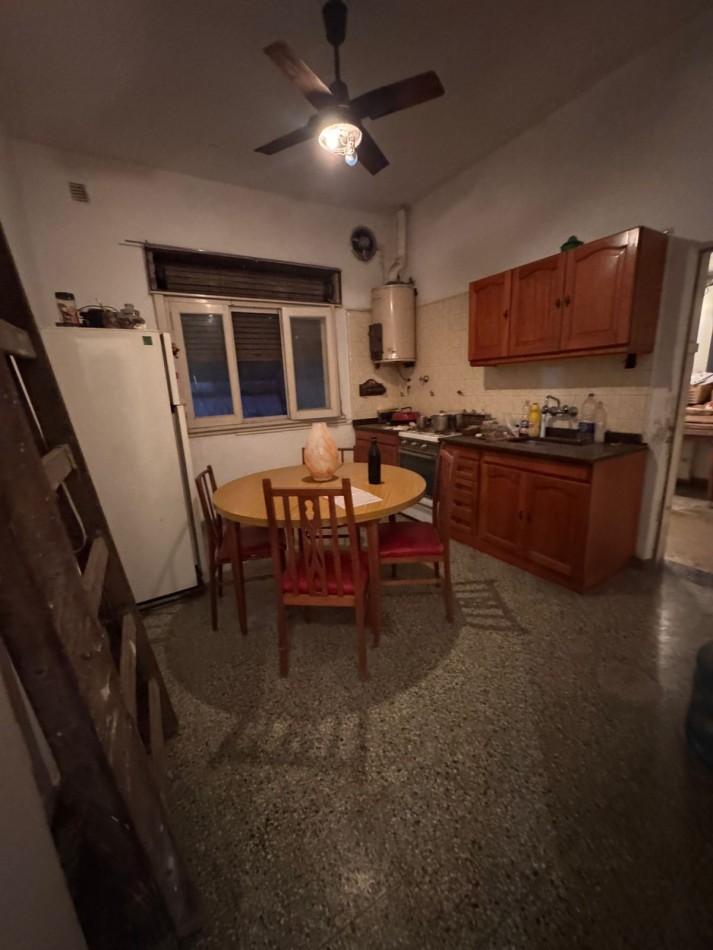 CASA EN VENTA IDEAL INVERSIONISTA - SOBRE ZONA COMERCIAL