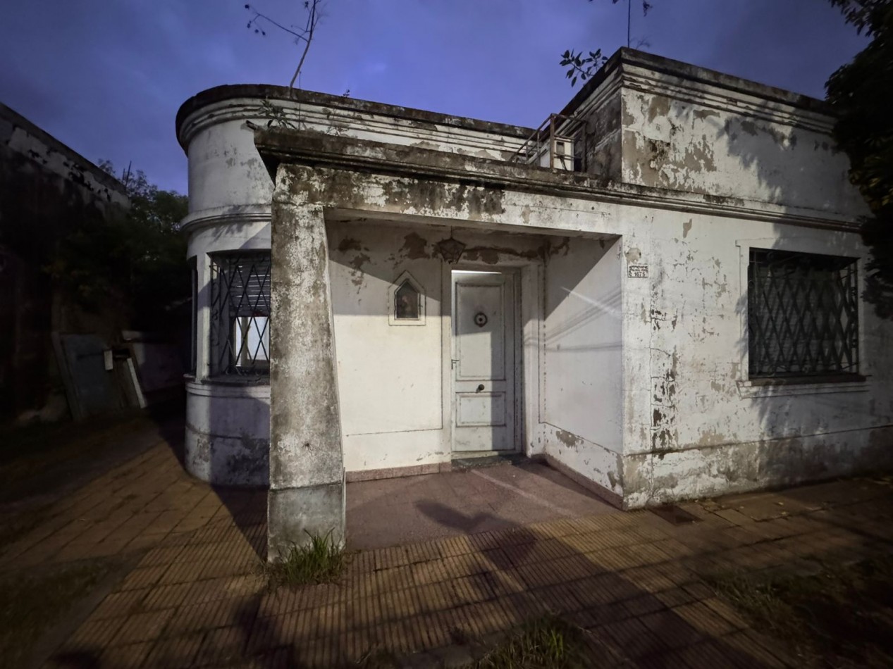 CASA EN VENTA IDEAL INVERSIONISTA - SOBRE ZONA COMERCIAL