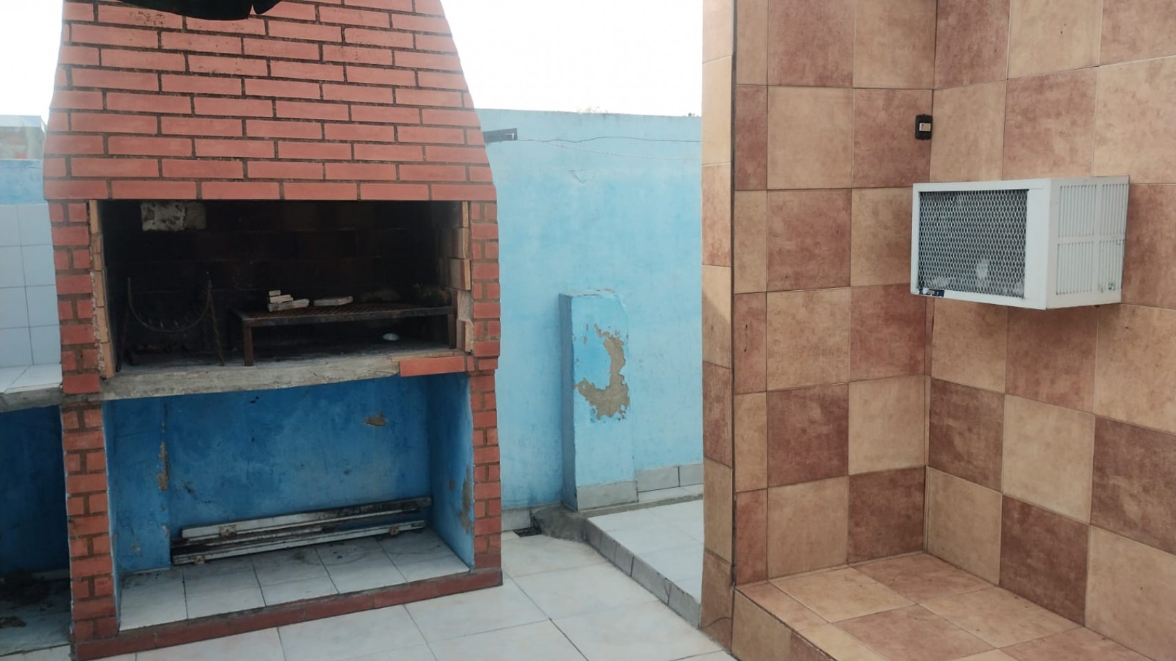SE ALQUILA AMPLIO PH DE 3 AMBIENTES - BERNAL OESTE