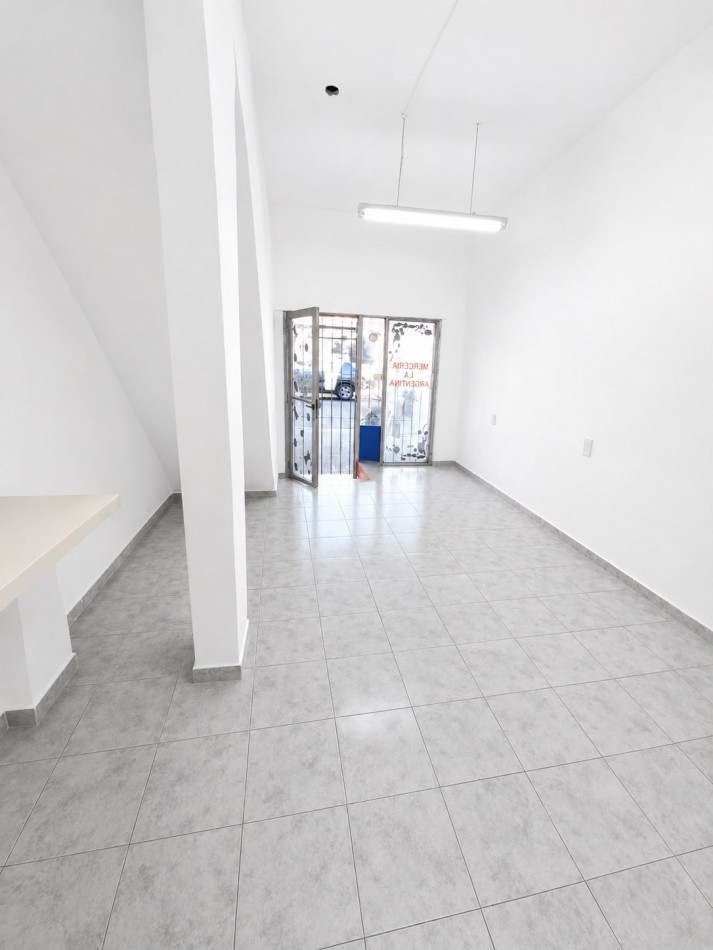 LOCAL EN ALQUILER - SOBRE AVENIDA - QUILMES OESTE