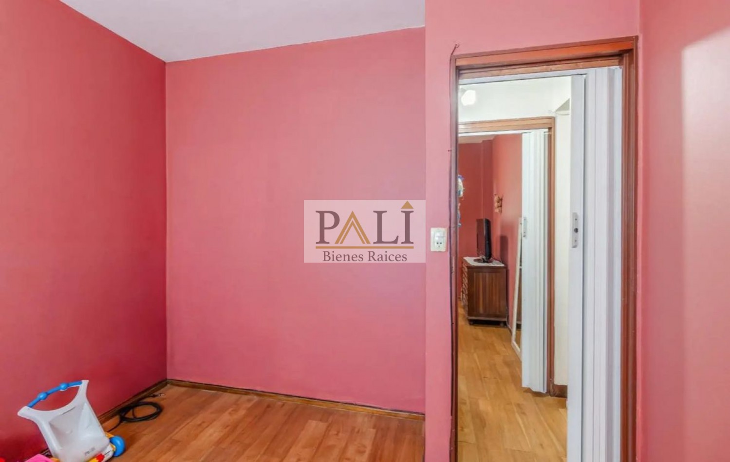 OPORTUNIDAD EXCELENTE DEPARTAMENTO 3 AMBIENTES EN BERAZATEGUI - VENTA - APTO CREDITO 