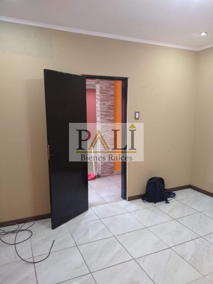 OPORTUNIDAD VENTA URGENTE - amplia Casa en excelente ubicacion